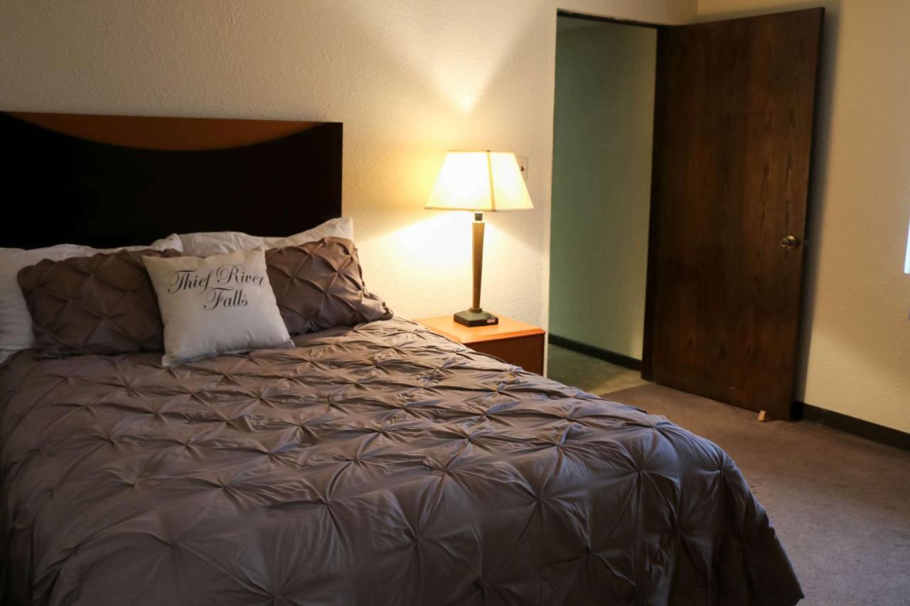 Custom Stay Thief River Falls Eksteriør bilde